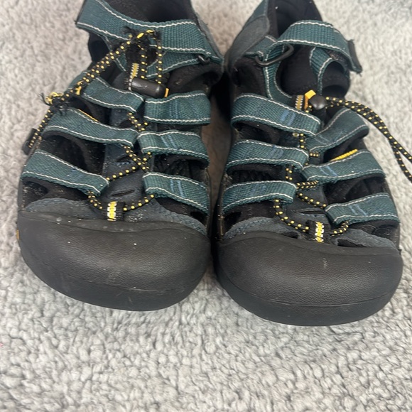 Keen Black and Green Sandals Toe Protection Adjustable Lacing Water/Hiking - Picture 7 of 8
